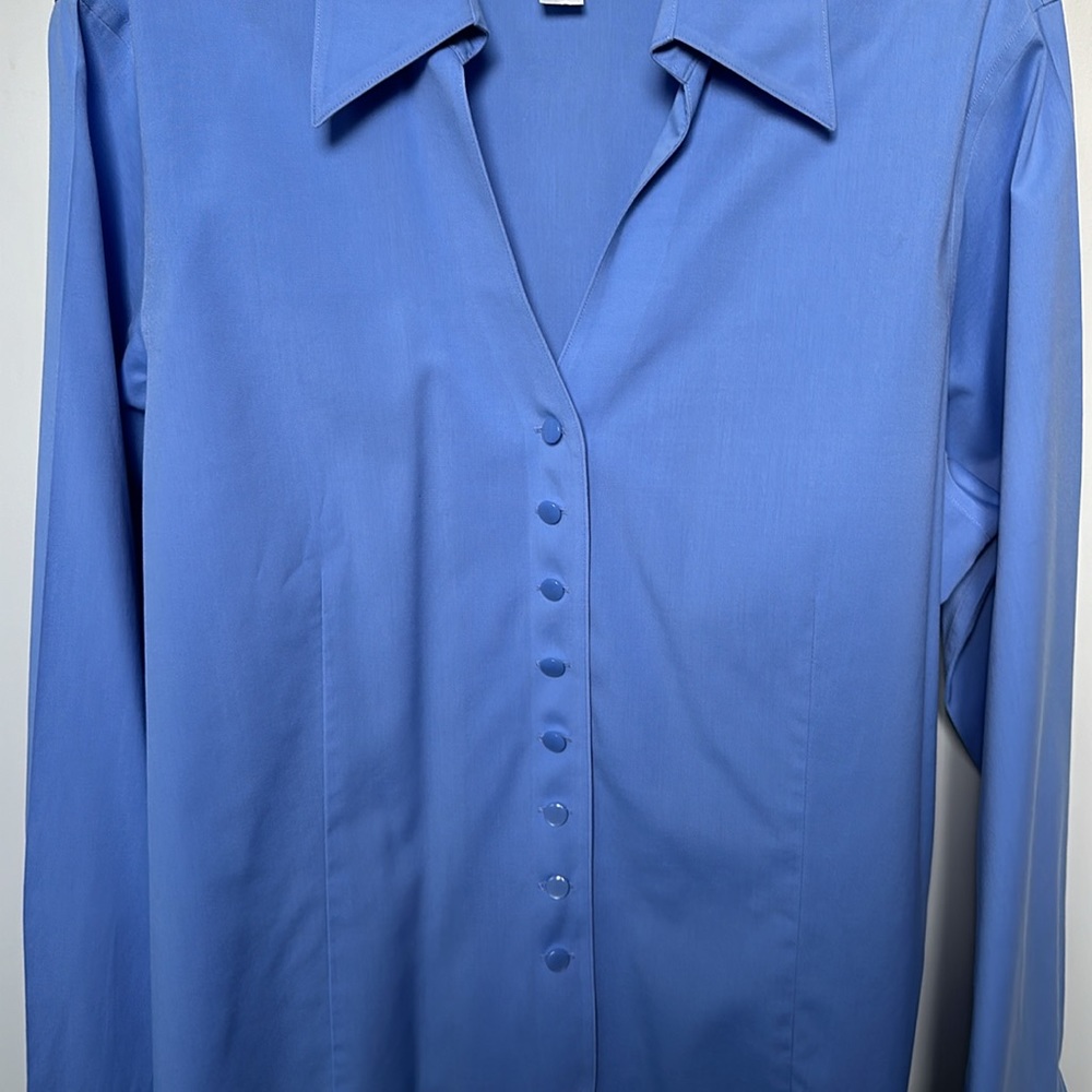 Talbots elegant dress shirt, wrinkle resistant - Picture 3 of 5